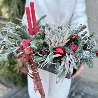 Композиция из живой пихты «Огни большого города»