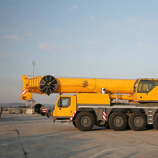 Возьмите в аренду автовышку 40, 45, 50, 55, 60 метров или автокран 100, 130, 160, 200 тонн и получите шампанское в подарок!